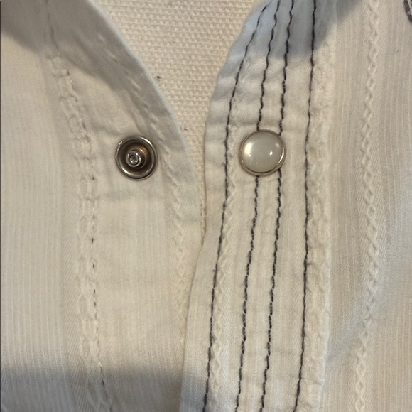 Women’s white WESTERN Button-Up Shirt with Black Embroidery - Picture 5 of 11